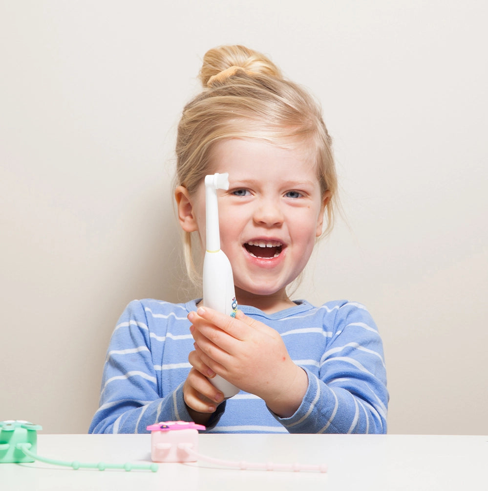 Jack_N__Jill_Buzzy_Brush_girl_brushing