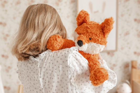 Mindful_and_co_kids_Frankl_fox_cuddle