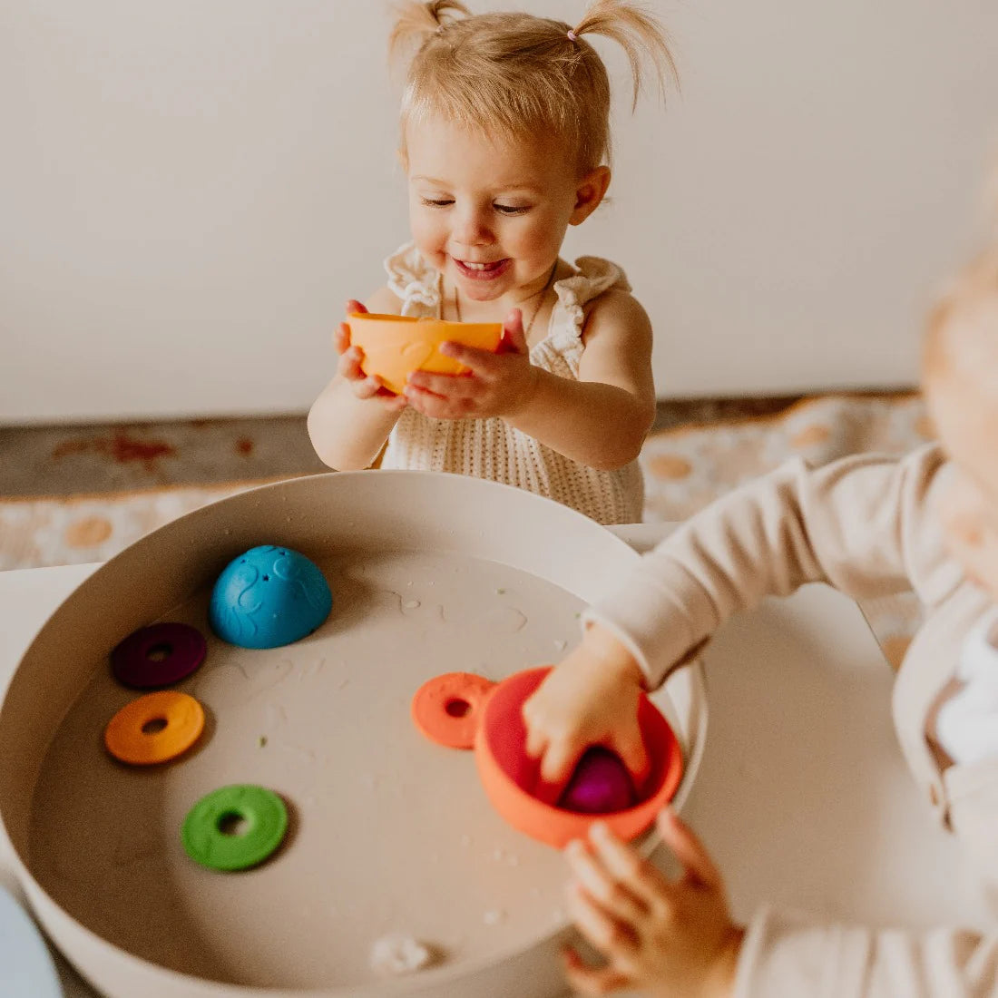 jellystone_designs_ocean_stacking_cups_rainbow_lifestyle